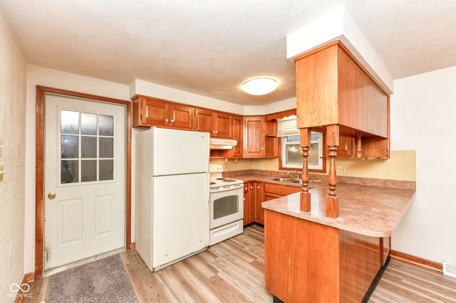 2496 E 500 S, Anderson, IN 46017