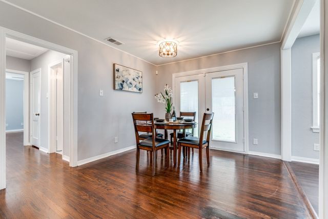 2736 Rolinda Drive, Dallas, TX 75211