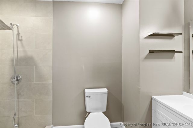 6218 Thornwood Drive, Hope Mills, NC 28348