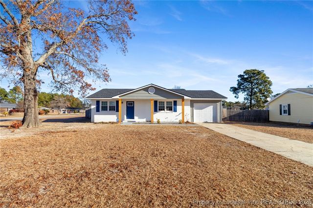 6218 Thornwood Drive, Hope Mills, NC 28348