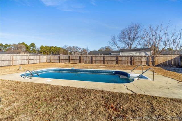 6218 Thornwood Drive, Hope Mills, NC 28348