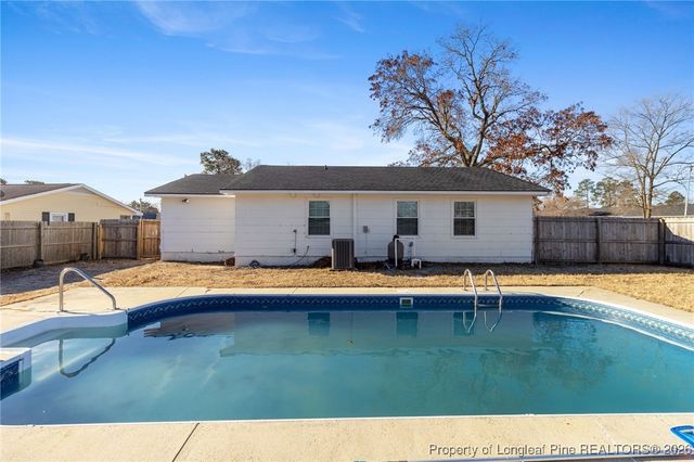 6218 Thornwood Drive, Hope Mills, NC 28348