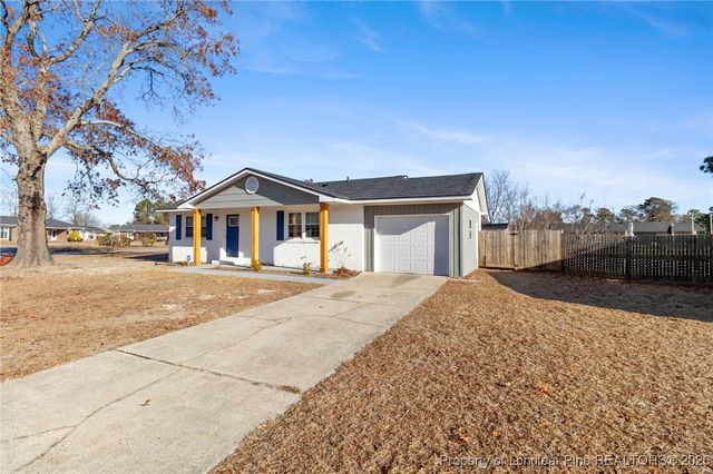 6218 Thornwood Drive, Hope Mills, NC 28348