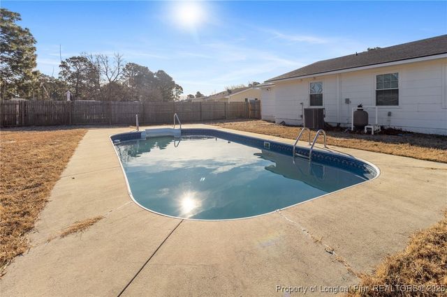 6218 Thornwood Drive, Hope Mills, NC 28348