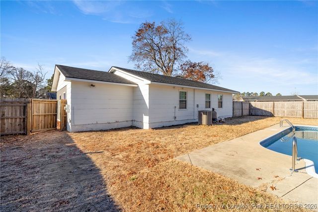 6218 Thornwood Drive, Hope Mills, NC 28348