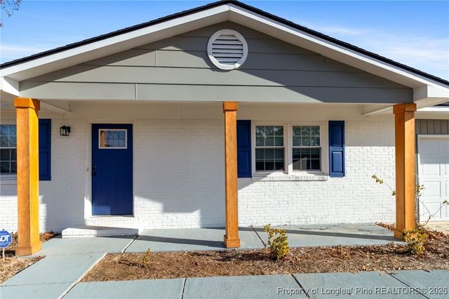 6218 Thornwood Drive, Hope Mills, NC 28348