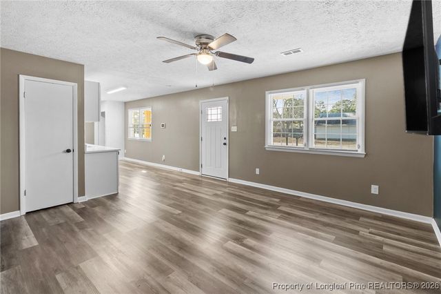 6218 Thornwood Drive, Hope Mills, NC 28348