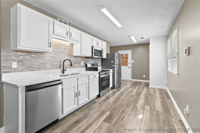 6218 Thornwood Drive, Hope Mills, NC 28348