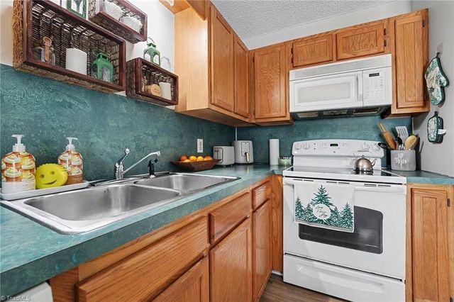 416 Westbrook Court, Archdale, NC 27263