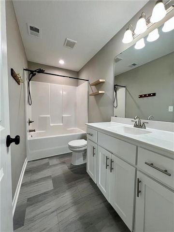500 W Lawrence Avenue, Spring Hill, KS 66083