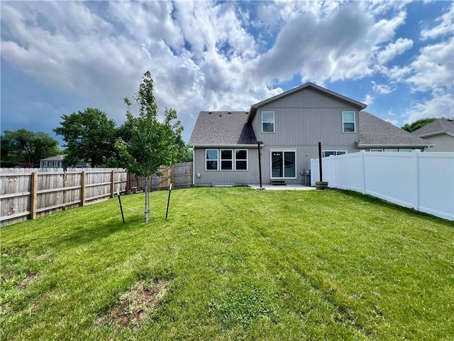 500 W Lawrence Avenue, Spring Hill, KS 66083