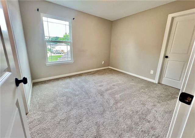 500 W Lawrence Avenue, Spring Hill, KS 66083