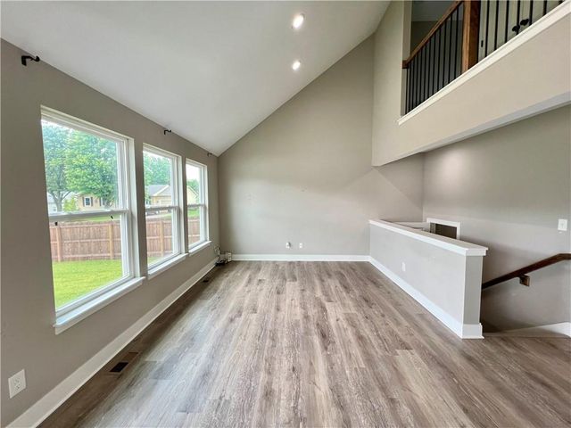500 W Lawrence Avenue, Spring Hill, KS 66083
