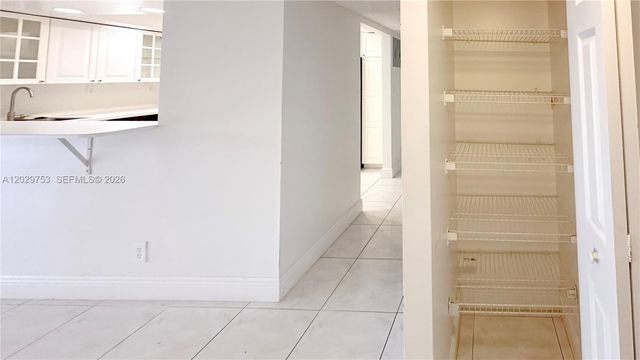 800 Parkview Dr 323, Hallandale Beach, FL 33009