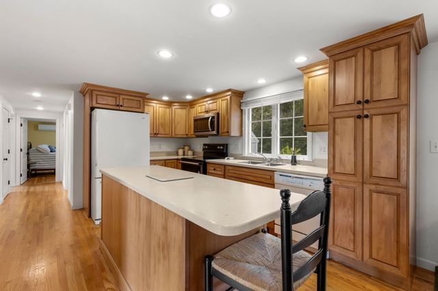 122 Forest Beach Rd, Chatham, MA 02659