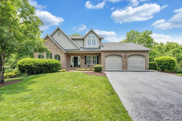 1425 Cravens Creek LN, Roanoke, VA 24018