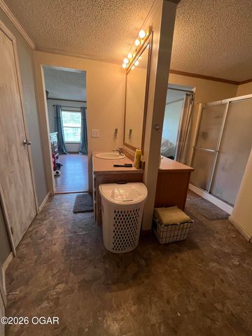 3325 SW Center Road, Columbus, KS 66725