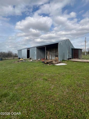 3325 SW Center Road, Columbus, KS 66725