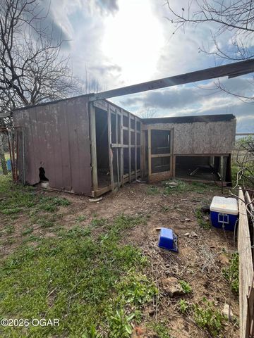 3325 SW Center Road, Columbus, KS 66725