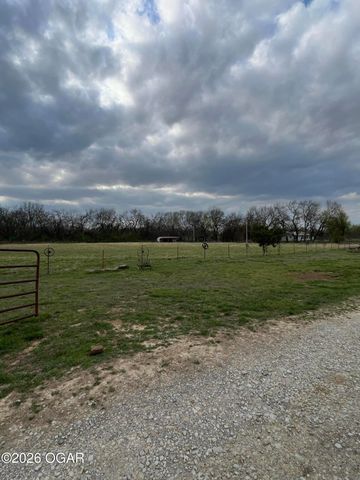 3325 SW Center Road, Columbus, KS 66725