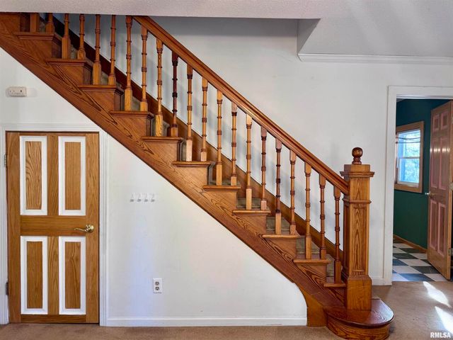 2711 N 2ND Street, Clinton, IA 52732