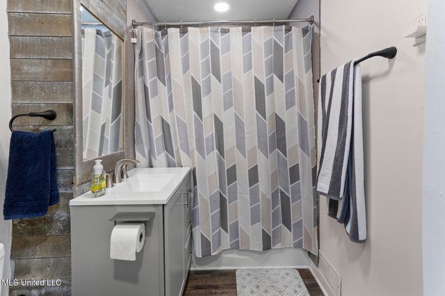 1816 Douglass Drive, Jackson, MS 39211