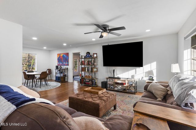 1816 Douglass Drive, Jackson, MS 39211