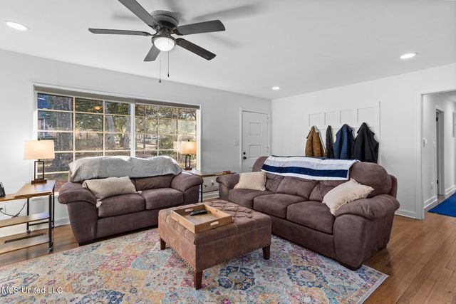 1816 Douglass Drive, Jackson, MS 39211