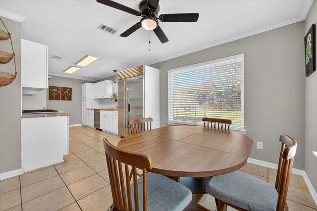 2215 Shady Meadow Court, Arlington, TX 76013