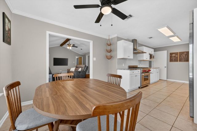 2215 Shady Meadow Court, Arlington, TX 76013