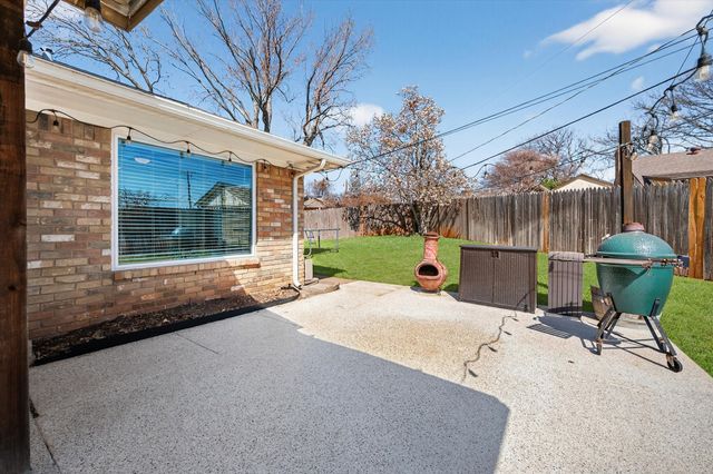 2215 Shady Meadow Court, Arlington, TX 76013