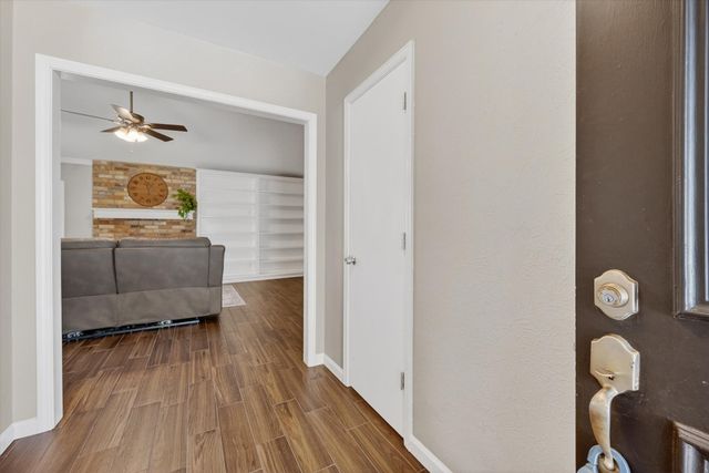 2215 Shady Meadow Court, Arlington, TX 76013