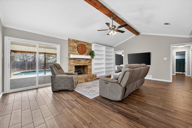 2215 Shady Meadow Court, Arlington, TX 76013