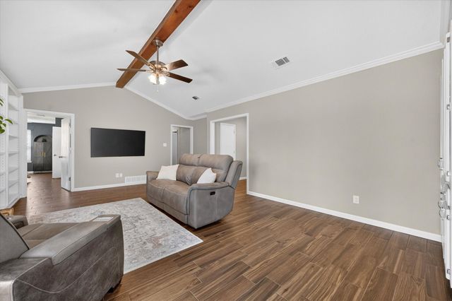 2215 Shady Meadow Court, Arlington, TX 76013