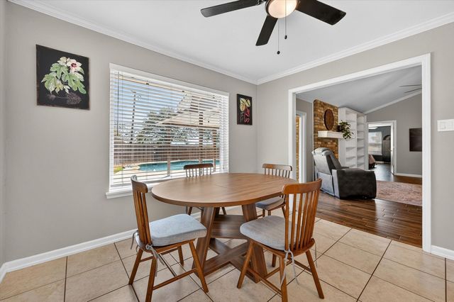 2215 Shady Meadow Court, Arlington, TX 76013