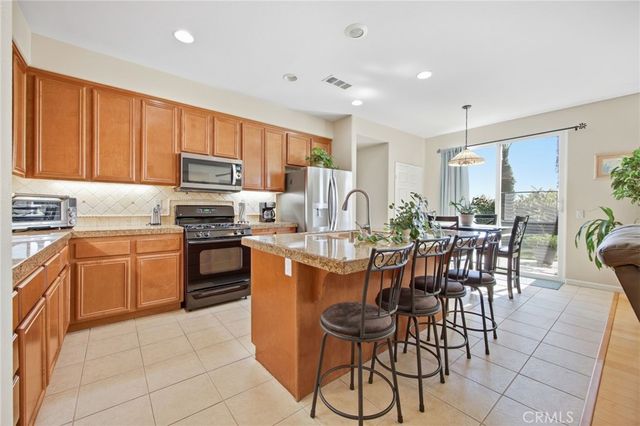 1198 Oasis Court, San Jacinto, CA 92582