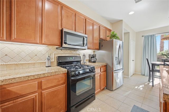 1198 Oasis Court, San Jacinto, CA 92582
