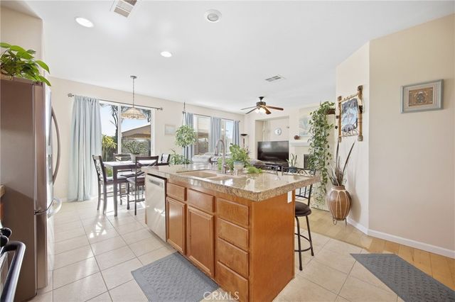 1198 Oasis Court, San Jacinto, CA 92582