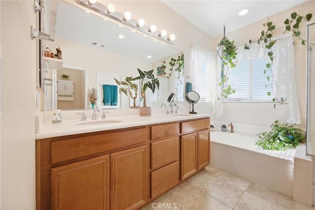 1198 Oasis Court, San Jacinto, CA 92582