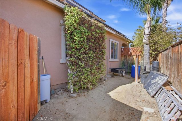 1198 Oasis Court, San Jacinto, CA 92582