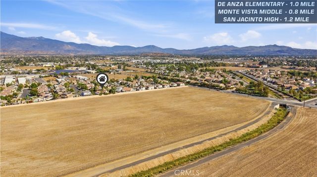 1198 Oasis Court, San Jacinto, CA 92582