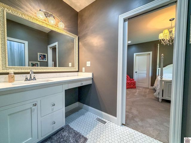 815 Starr Hill Road, Paducah, KY 42003