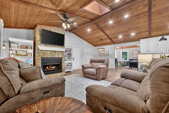 46 White Oak Drive, Talking Rock, GA 30175