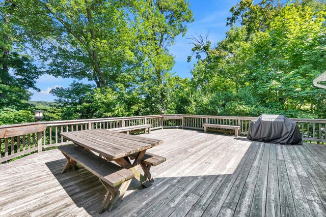 12 Compass Court, Huntington, NY 11743