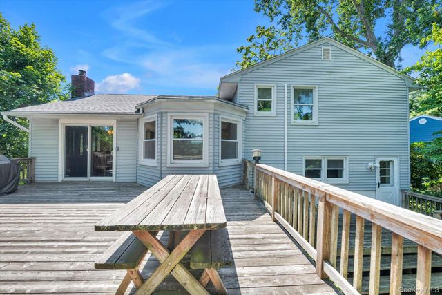 12 Compass Court, Huntington, NY 11743