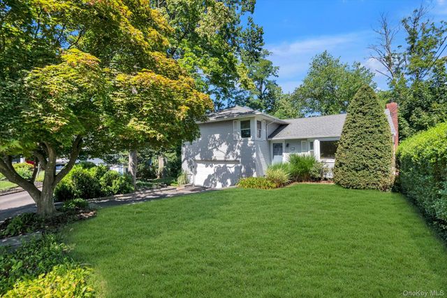 12 Compass Court, Huntington, NY 11743