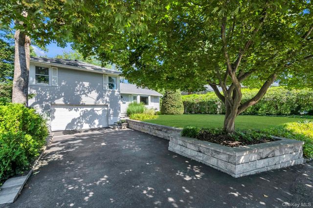 12 Compass Court, Huntington, NY 11743