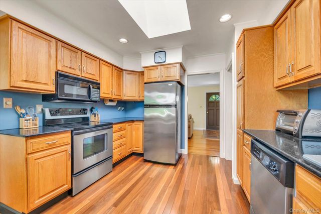 12 Compass Court, Huntington, NY 11743