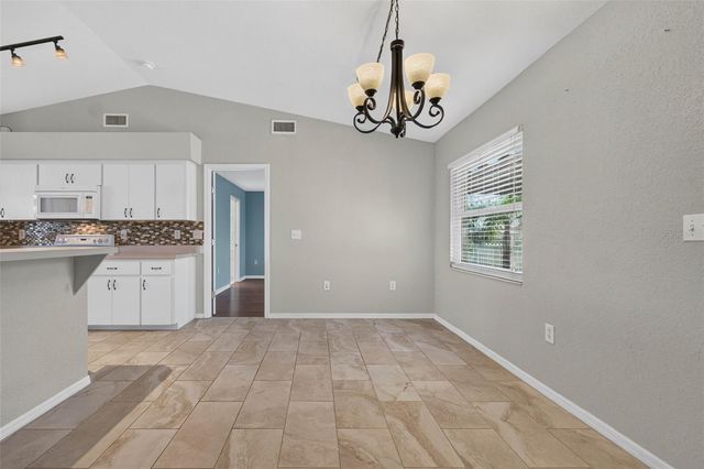 706 HIGHLAND CREST LOOP, Lake Wales, FL 33853