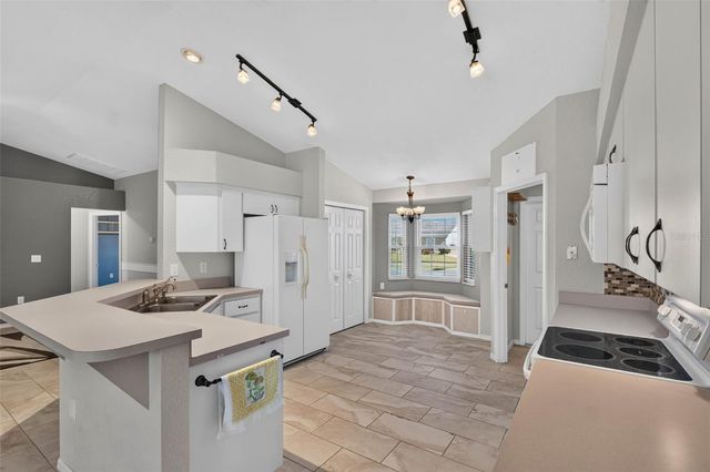 706 HIGHLAND CREST LOOP, Lake Wales, FL 33853